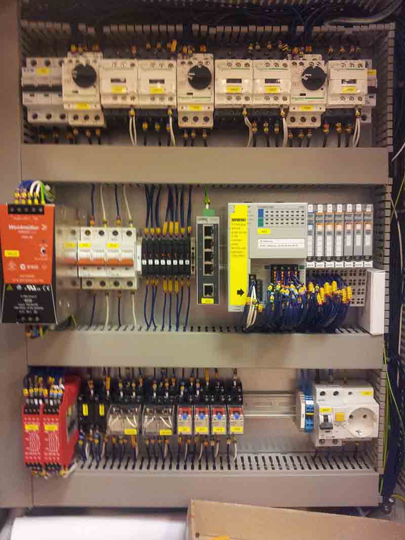 Elektromos szekrények gyártása, telepítése, beüzemelése